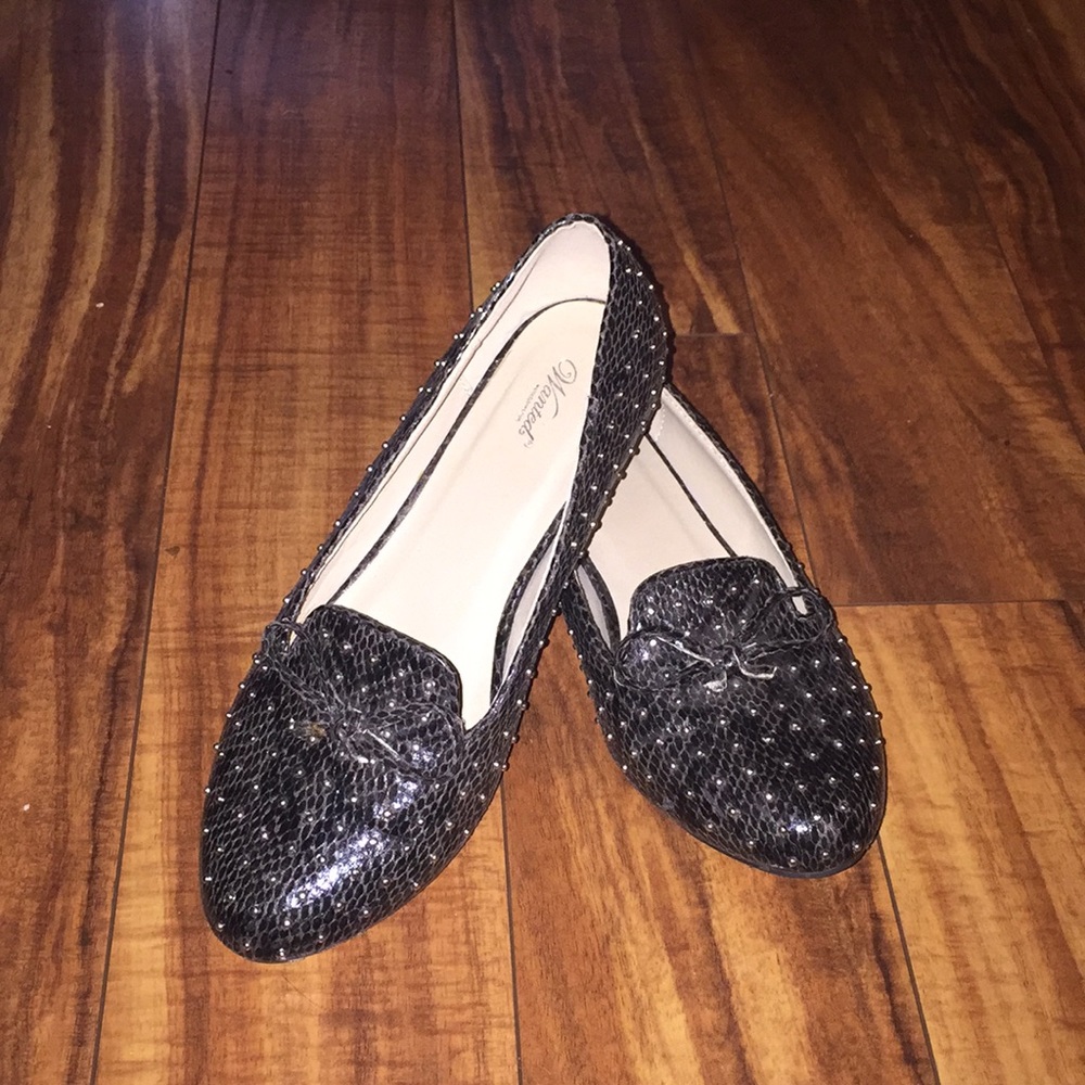 Want it size 8 1/2 snake skin black and grey
